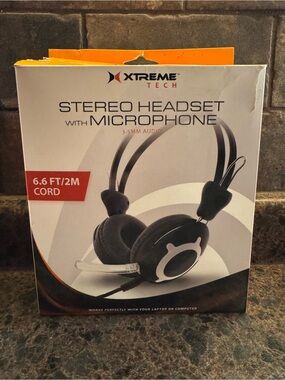 Black Stereo Headset with Microphone